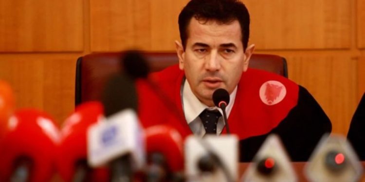 Gjyqtari i parë i dënuar nga GJKKO, vendimi për ish-kreun e Kushtetueses anulohet nga Gjykata e Lartë, dosja e Bashkim Dedjas kthehet për rishqyrtim.