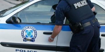 Gomonia dërgon sinjalin "SOS" në ujrat greke, ndërsa skafisti nga Saranda arrestohet me sasi të madhe droge.