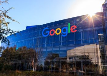 Google ka në plan të investojë 15 miliardë dollarë në ndërtimin e qendrave të të dhënave në Indi.