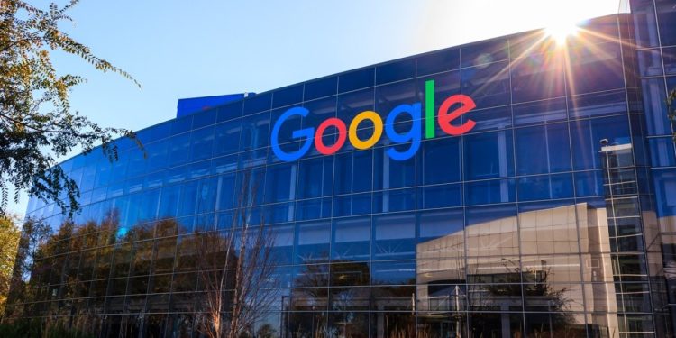 Google ka në plan të investojë 15 miliardë dollarë në ndërtimin e qendrave të të dhënave në Indi.