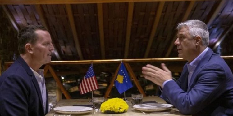 Grenell kritikon Von der Leyen në vizitën e saj në Kosovë: Si mund të jepni këshilla kur gjykata juaj mban Thaçin në burg?
