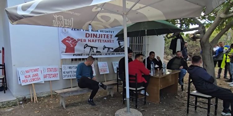 Greva e urisë e naftëtarëve, punonjësit e "Bankers" protestojnë për paga të padrejta dhe kushtet e papërshtatshme të punës.