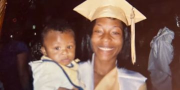 Gruaja me ngjyrë kërkoi ndihmën e policisë, por u qëllua për vdekje nga vetë oficerët; ky është vendimi i gjykatës në SHBA.