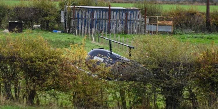 Helikopteri shembet në Angli; një 70-vjeçar humb jetën dhe tre të tjerë lëndohen.