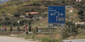 Histori e Brendshme/ Skandaloze, bashkitë vazhdojnë të depozitojnë mbetje në zonat turistike pranë pyllit të Sodës dhe Orikumit.