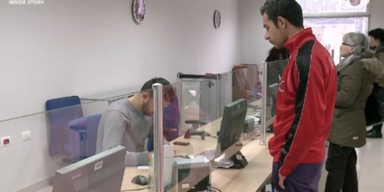 Histori të Brendshme: Ekspertët për kontratat e zyrave me individë privatë të lidhura me drejtuesit e institucioneve