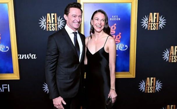Hugh Jackman dhe Sutton Foster bëjnë debutimin e tyre publik si çift.