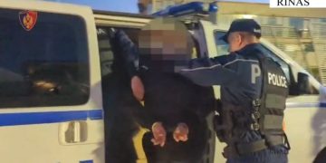 I shpallur në kërkim ndërkombëtar, një individ ekstradohet nga Italia.