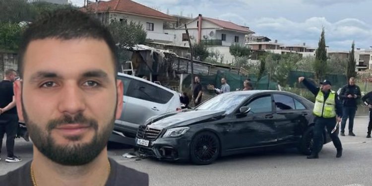FOTO/ Tentoi tu ikte ‘Shqiponjave’, ja kush është Imer Krrashi që përplasi 9 makina