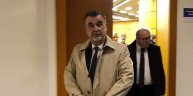 Elvis Shkëmbi pranon vrasjen e gjyqtarit/ Fjalët e para pas arrestimit: U detyrova, po humbja gjyqin