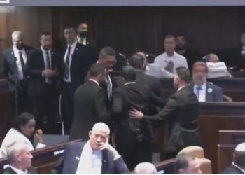 Incident brenda parlamentit izraelit teksa po fliste Donald Trump