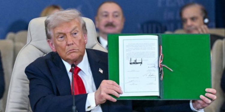 Të gjithë janë të lumtur”/ Trump dhe liderët e botës firmosin në Egjipt dokumentin e Marrëveshjes së Paqes për Gazën: U desh 3 mijë vjet të ndodhte