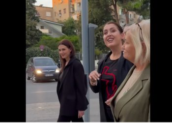 FOTO/ “Sa e neveritshme! Bëjnë si të dashur sa të marrin pushtetin, pastaj nuk kujtohen më”, komentuesit masakrojnë Manastirliun