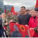 “LIRIA KA EMËR”/ Me flamurin e UÇK-s në duar, djali i Hashim Thaçit mbërrinë në sheshin Skënderbej