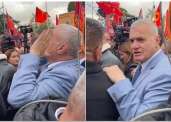 VIDEO/ Bujar Leskaj i dehur tap sfidon urdhërin e PD-së, merr pjesë në protestë: Kush po e rruan për…