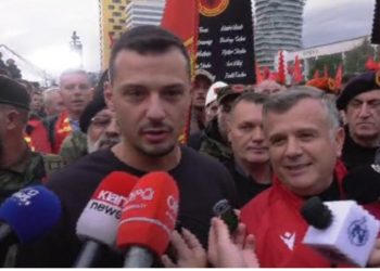 Protesta për UÇK në Tiranë/ Djali i Hashim Thaçit: Faleminderit të gjithëve për pjesëmarrjen