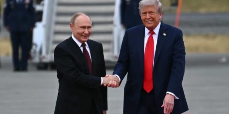 Analiza e Washington Post: Një telefonatë nga Putini ishte e mjaftueshme që Trump të ndryshonte përsëri qëndrimin e tij dhe të “varroste” Tomahawkët