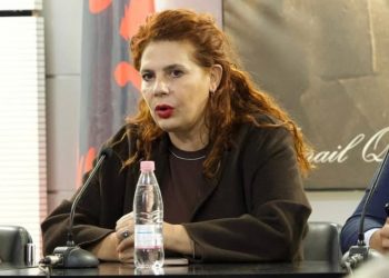 Skandal në Vlorë! Kandidatja e PS Bruna Mersini kapet me dy kate pa leje në Tiranë dhe Lungo Mare. Edi Rama i di këto fakte?!