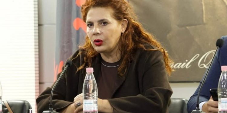 Skandal në Vlorë! Kandidatja e PS Bruna Mersini kapet me dy kate pa leje në Tiranë dhe Lungo Mare. Edi Rama i di këto fakte?!