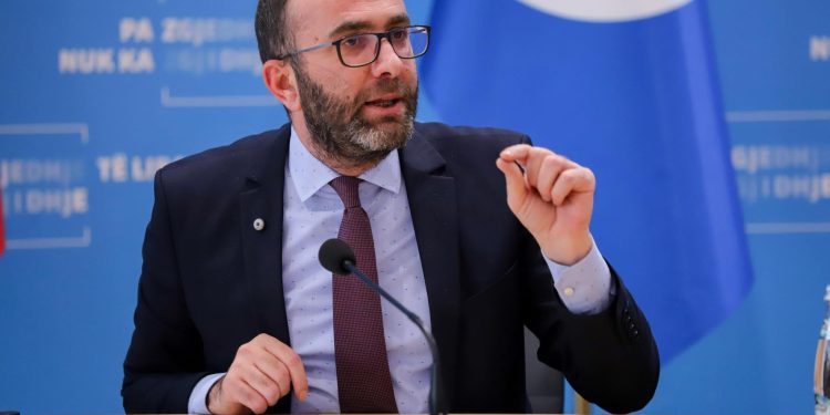 Gazment Bardhi sfidon SPAK-un: “Altin Dumani të sqarojë presionet ndaj prokurorit të çështjes Balluku!