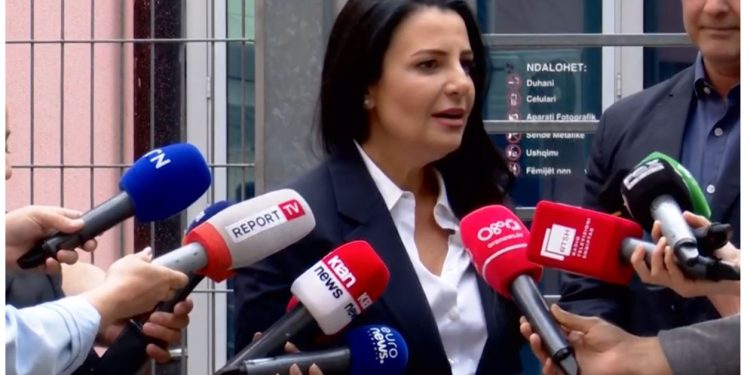 Balluku në SPAK, pse e “qepën gojën” Top Channel, TV Klan dhe shumë media të tjera?!