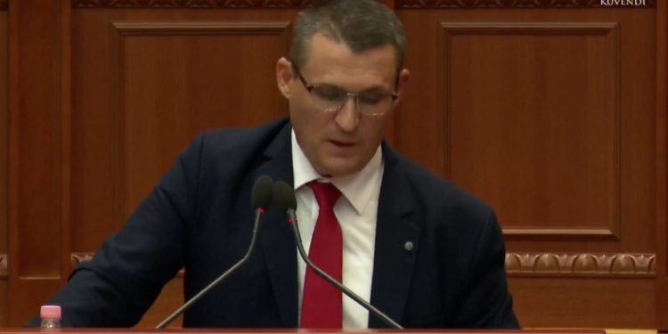 Pse SPAK e shmangu BKH në arrestimin e Metës? Dumani nga Kuvendi: Ekzekutimi i masës së sigurisë, është përgjegjësi e Policisë së Shtetit