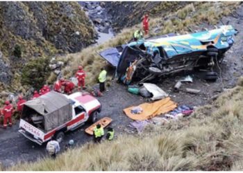 Aksident targjik në Bolivi! Shoferi i autobusit humb kontrollin dhe bie në humnerë, humbin jetën 16 persona e palgosen dhjetëra të tjerë