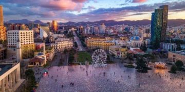 Tirana e tejkalon dhe Milanon, ndër 6 qytetet më të shtrenjta në Europë!