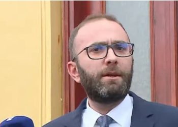 Rrëzimi i kërkesës së PD për shkarkimin e Peleshit, Bardhi: Qëndron në detyrë me votat e 79 memec-deputetëve, ka si funksion Kryevartësin e Taulant Ballës