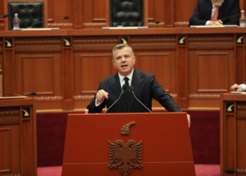 Tërhiqet PS nga kërkesa për 90 minuta debat për raportimin e institucioneve të pavarura në Kuvend! Balla: Pranojmë kërkesën e PD