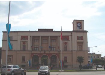 Bashkitë realizojnë vetëm 22% të investimeve për 8-mujorin, rrezikohet “djegia” e fondeve