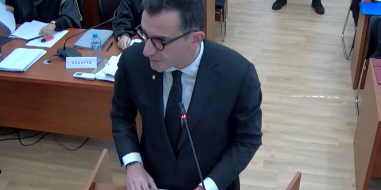 “Kam pritur 9 muaj për këto 9 minuta”, Veliaj në Kushtetuese: Më rrëmbyen nga zyra! Jam këtu si kryetar i Bashkisë së Tiranës