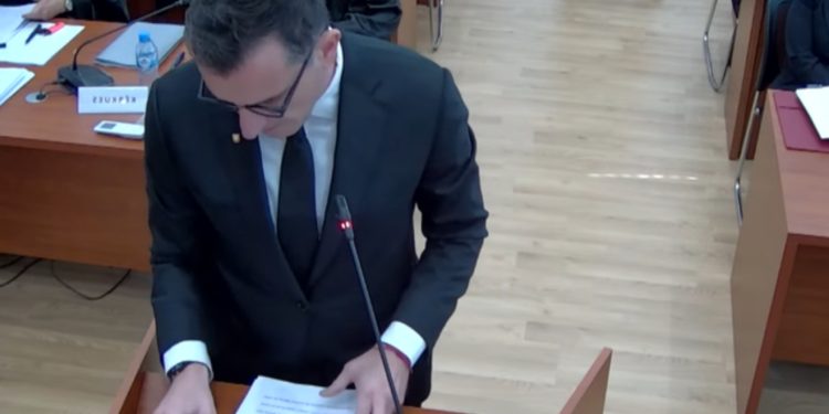 “Nuk jam këtu për të mbrojtur veten”/ Veliaj: Demokracia po vihet në provë, ky mandat është një besëlidhje me qytetarët