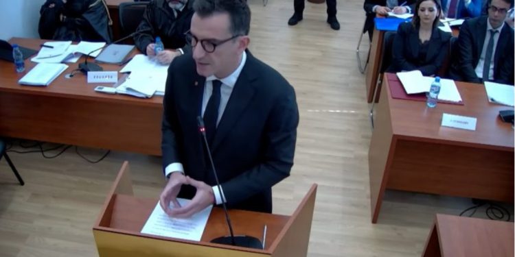 “Më shkëputën pabesisht nga detyra ata që donin të më shihin me pranga dhe jo me lopatë”, Veliaj: S’kërkoj mëshirë, por drejtësi