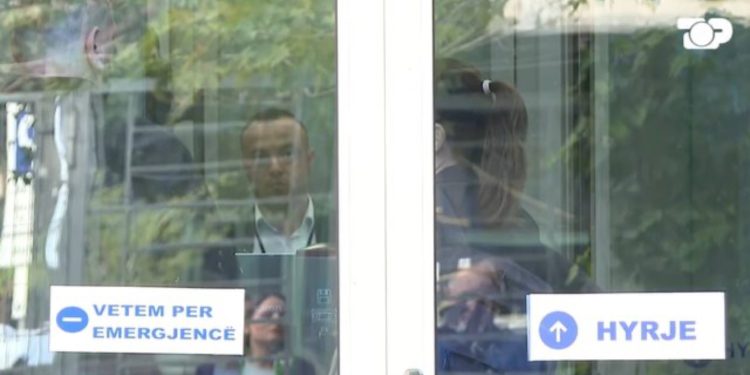 Mbërrin në SPAK Pamela Qirko, motra dhe avokatja e Belinda Ballukut