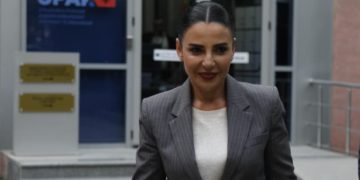 “Udhëtime, praktika me tendera dhe përgjime bisedash”/ Balluku e pandehur nga SPAK, gazetarja jep detaje për dosjen e zëvëndëskryeministres!