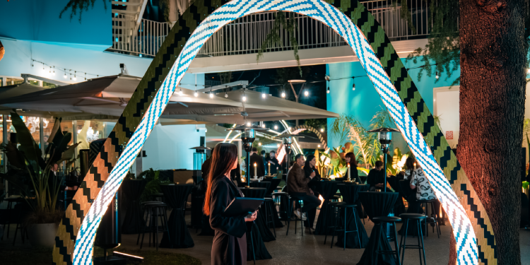 IQOS dhe Seletti: Bashkimi i dizajnit dhe inovacionit në qendër të Tiranës