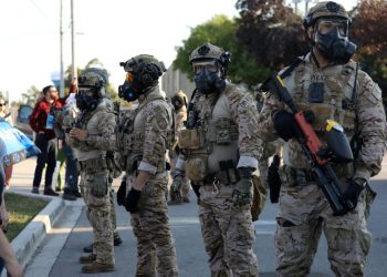 Illinois dhe qyteti i Çikagos këndojnë padinë ndaj administratës Trump për stacionimin e Gardës Kombëtare.