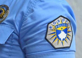 Incident i rëndë në Prizren: burri sulmon me thikë gruan dhe vajzën e tij, të dyja në gjendje kritike.