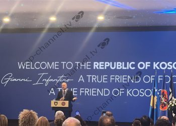 Infantino në Kosovë: Presidentja Osmani thekson se ky nder i dedikohet Fadil Vokrrit