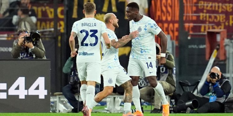 Interi mbizotëron në kryeqytet, triumfi i zikaltërve ndaj Romës në “Olimpico” vendos një rekord të ri historik në Serie A.