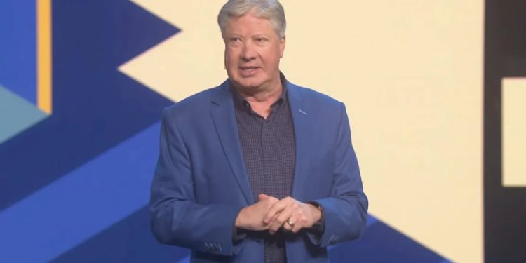 Ish-këshilltari i Trump, i akuzuar për abuzim seksual me një vajzë 12-vjeçare, dënohet me 10 vjet burg dhe një shumë prej 250 mijë dollarësh dëmshpërblim.