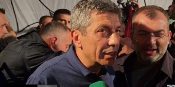 Izet Mexhiti deklaron fitoren në Çair të Shkupit: VLEN mbetet në qeverisje, momenti për Ali Ahmetin të largohet në ‘pension’