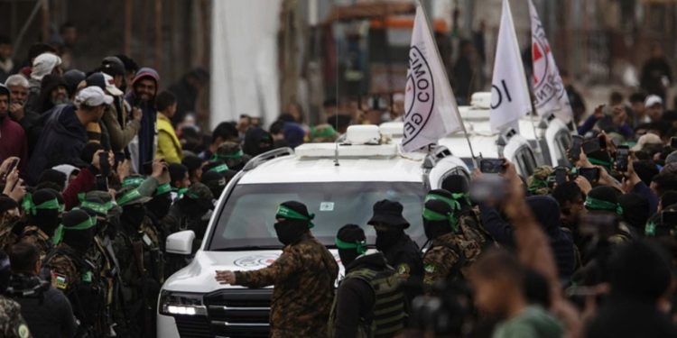 Izraeli njofton lajmin e mirë: Pengjet e mbijetuara do të lëshohen në orët e para të së hënës.