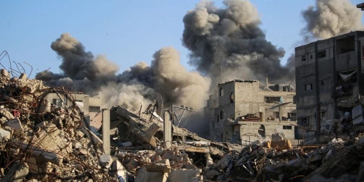 Izraeli reagoi menjëherë pas akuzave ndaj Hamas për shkelje të armëpushimit, duke realizuar tre sulme ajrore në veri të Gazës.