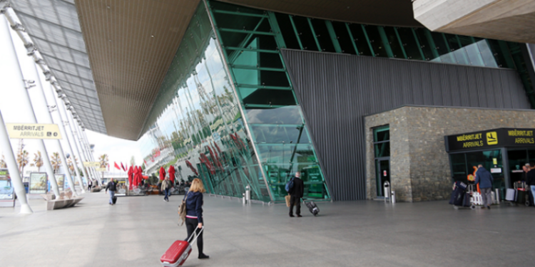 Jeni duke planifikuar të vizitoni vendet e BE-së? Delegacioni shpall një njoftim të rëndësishëm: Sistemi i ri do të hyjë në fuqi më 12 tetor...