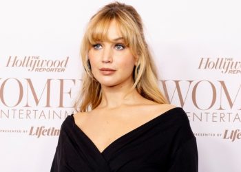 Jennifer Lawrence ndan përvojën e saj lidhur me stresin pas lindjes së fëmijës së dytë: Më dukej se çdo herë që flinte, kishte ndodhur diçka e tmerrshme.