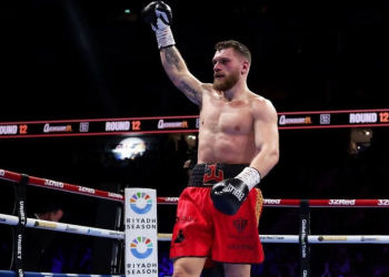 Jurgen Uldedaj mund kampionin kamerunas dhe shpallet kampion bote.