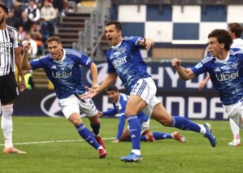 Juventusi vazhdon të jetë nën pritshmëri, ndërsa Como i befason bardhezinjtë dhe e kalon atë në klasifikim.