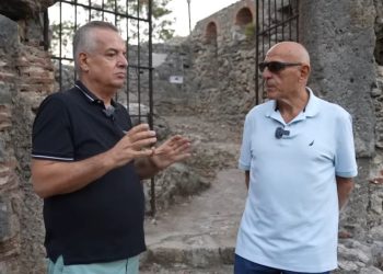 “Kam hasur Teme Sejkon në Patos”, letra e agjentit të anti-zbulimit që çoi në alarmimin e Enver Hoxhës. Rrëfimi i djalit të ish-komandantit: Sfidat dhe vuajtjet pas ekzekutimit.